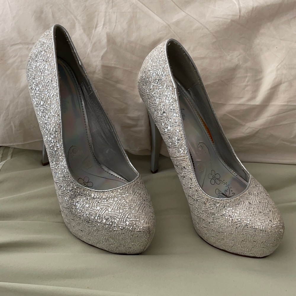 Paprika SlvrSparkleShimmer Platform PointToe Pumps